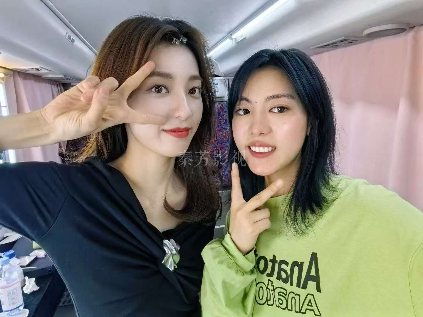 演员眼尾下垂显疲惫化妆中怎样通过眼妆提升精气神