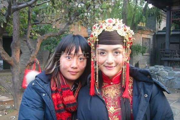 影视化妆时如何避免演员的妆容与场景色调 冲突显违和