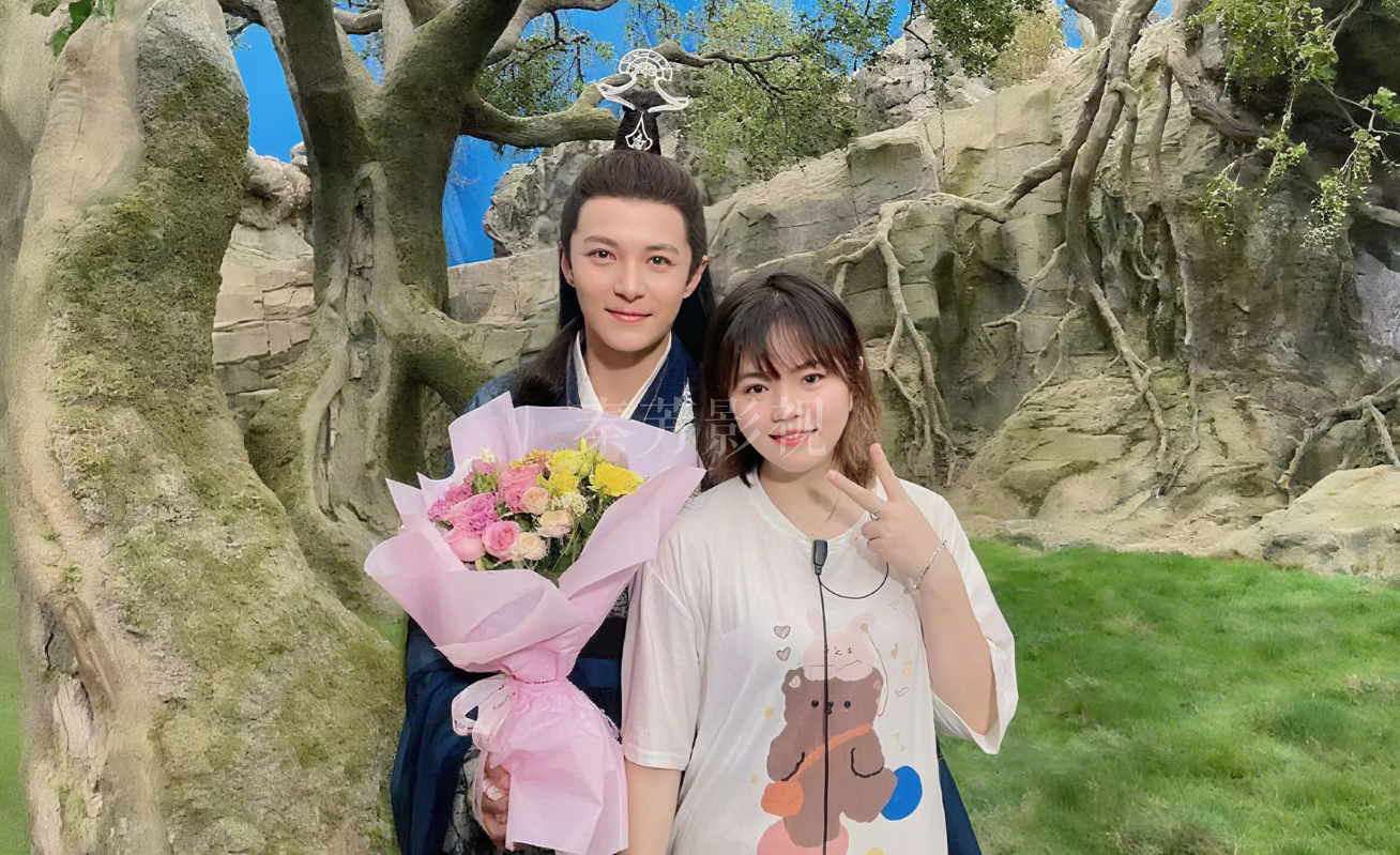 影视化妆时如何处理演员干性皮肤的眼周卡纹问题，保持眼妆平滑？