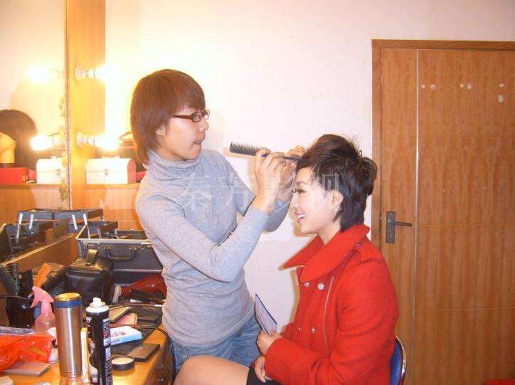 大面积涂绘图案不对称、边缘模糊如何精准操作