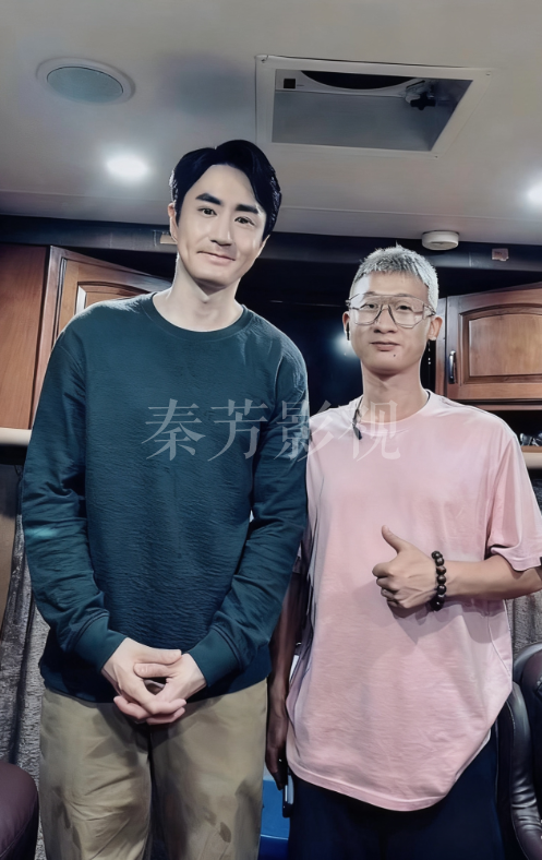 雨夹雪场景，妆容既防水又防干（避免冻裂）如何平衡