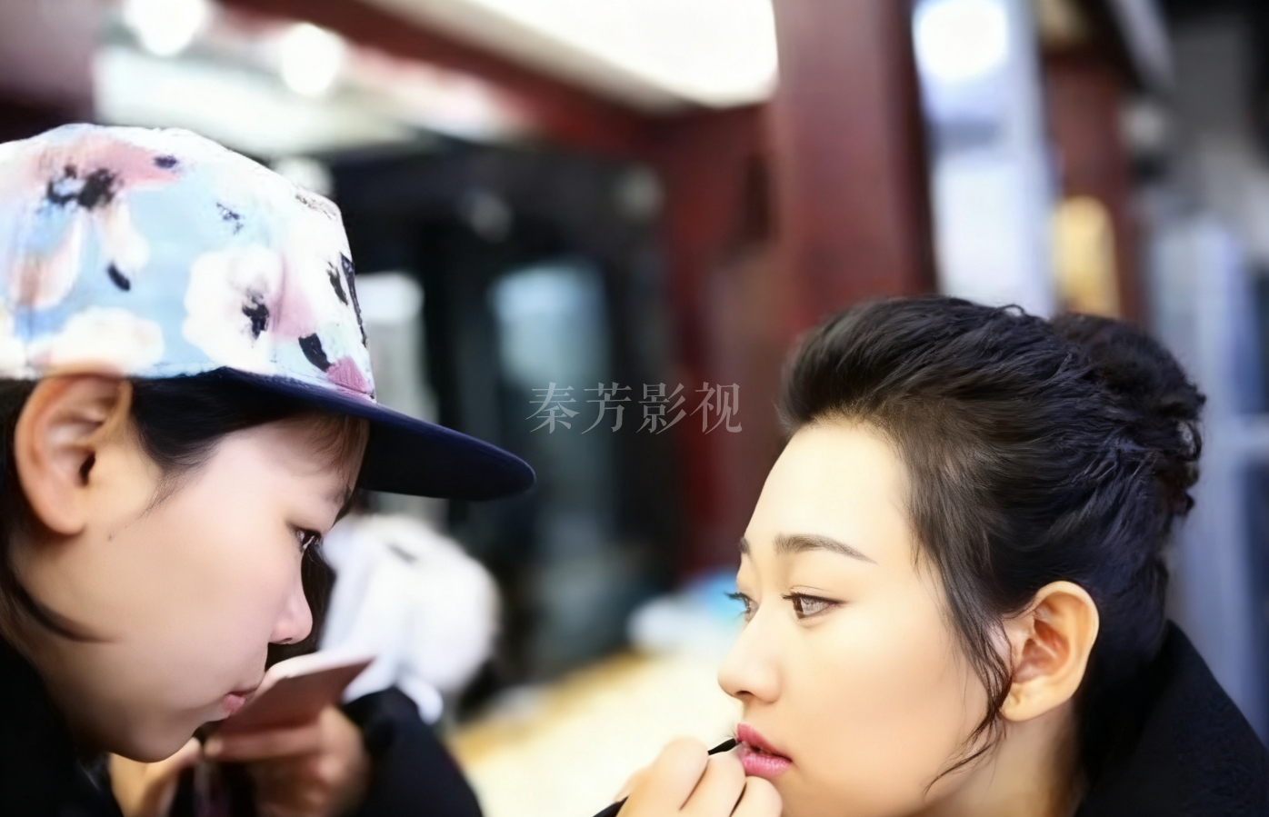 儿童角色妆容成人化（如浓眼影）显违和如何简化