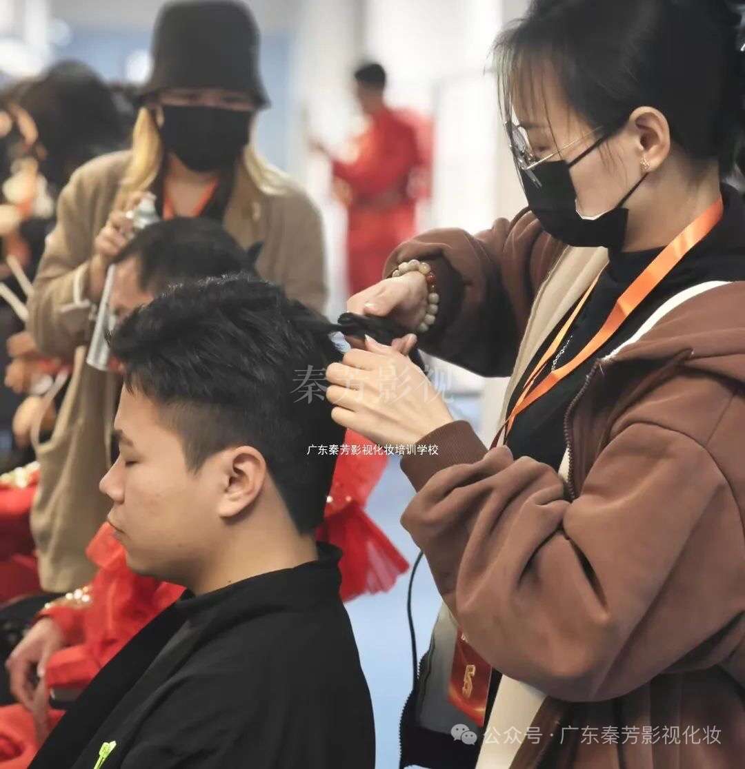 打破刻板印象：影视化妆的创新表达